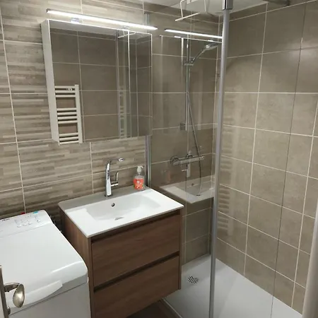 Maison De 4 Personnes *