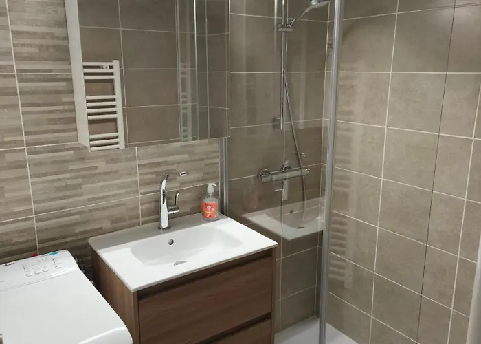 Maison De 4 Personnes *